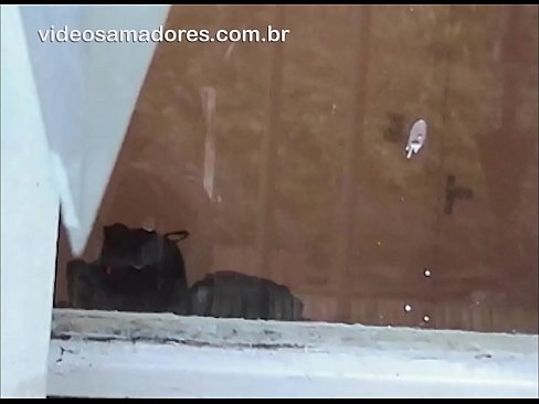 ❤️ Възбуден мъж наблюдава приятелката си с друг мъж, записвайки видеоклип за чукане, без да смущава двойката ❤️ Порн видео в bg.pornohammer.ru ️