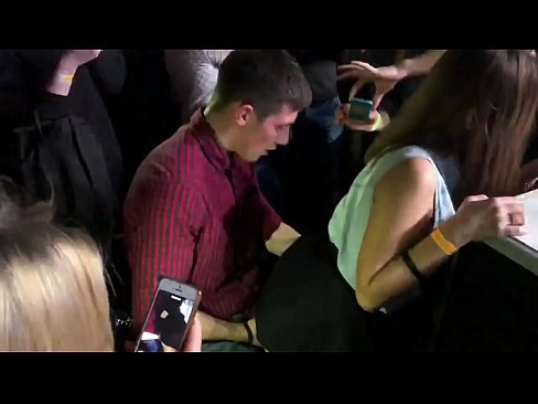 ❤️ Истински секс в руски нощен клуб. 18-годишно руско момиче анално и вагинално прецакано в нощен клуб ❤️ Порн видео в bg.pornohammer.ru ️